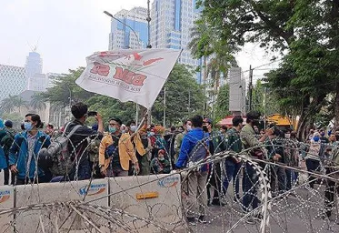 Seruan Aksi Massa Kembali Turun Beberapa Arus Lalu Lintas Ditutup