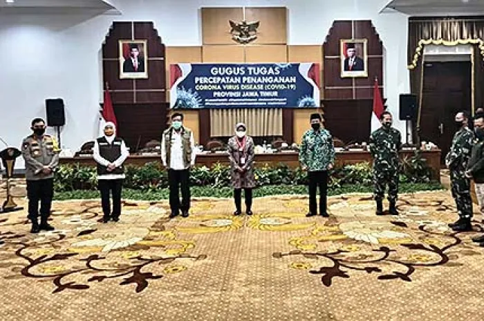 Kapolda Jatim Bersama Pangdam V Brawijaya Arahkan Soal Penerapan Protokol Kesehatan Di Perusahaan Wilayah Sidoarjo.