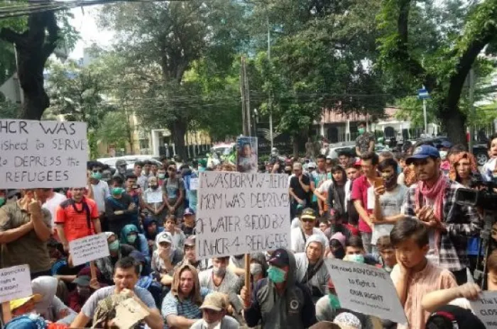 Sejumlah Warga Negara Afganistan Demo di Kantor UNHCR Jakpus