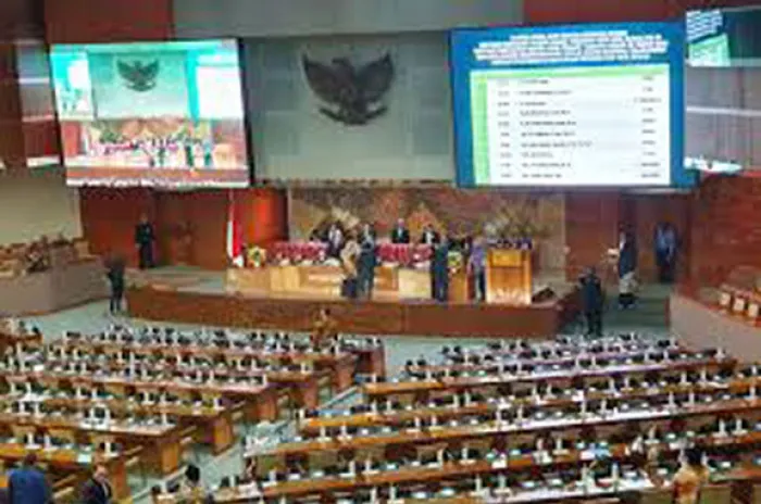 KPK belum butuh undang undang revisi jadi Presiden jangan mau dijadikan<br>bamper atau tumbal<br>