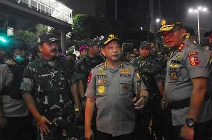 Kapolri dan Panglima TNI Temui Personel Gabungan TNI/Polri di Slipi