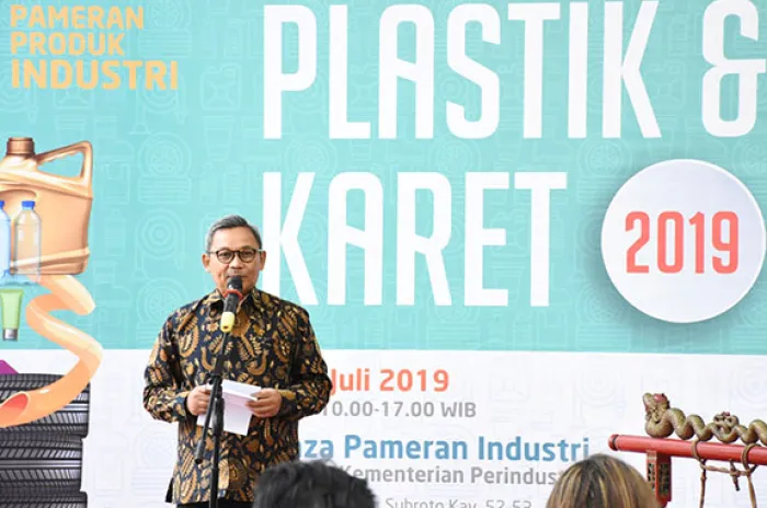 Kemenperin Genjot Daya Saing Industri Plastik dan Karet