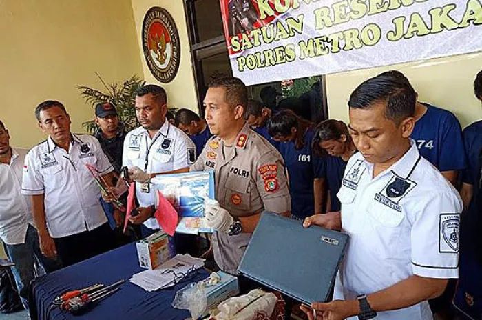 Komplotan Pencuri Rumah Kosong di Jakarta Timur Diringkus Polisi<br><br>