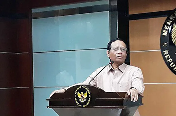 Mahfud MD Harap Masyarakat Tidak Panik Hadapi PSBB