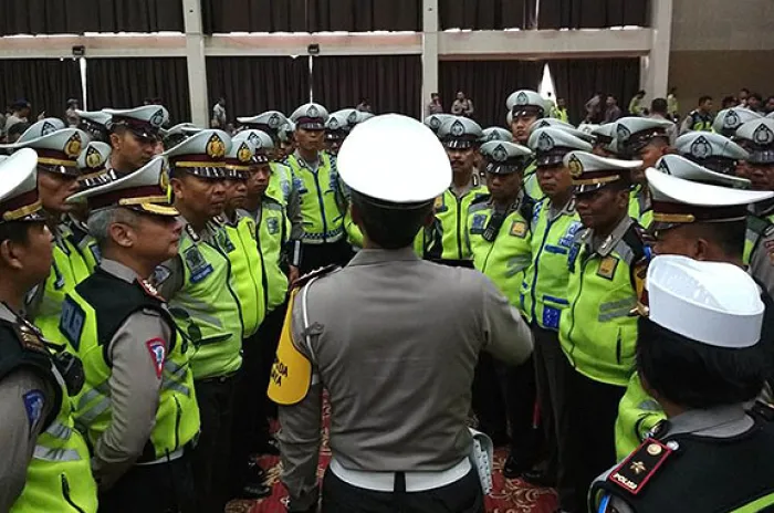 Polisi Terjunkan Ratusan Personil PJR Tindak Kendaraan Sumbu Tiga Melintas di TOL