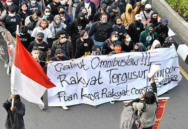 Antisipasi Demo Buruh Polisi Lakukan Pengalihan Lalin