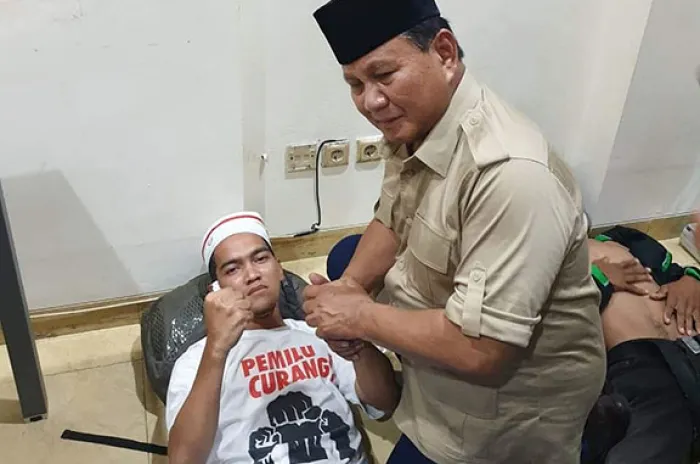 Segelas Obat Herbal dari Prabowo Buat Korban Aksi 21-22