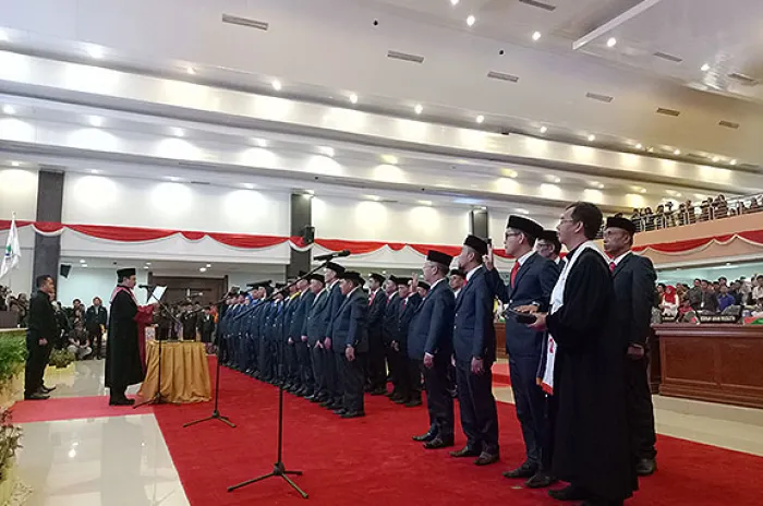 45 Anggota DPRD Provinsi Sulbar Resmi Dilantik 