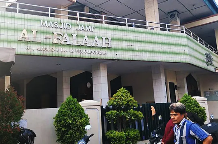 Sejumlah Warga Bendungan Hilir Masih Mengungsi di Masjid Al Falah