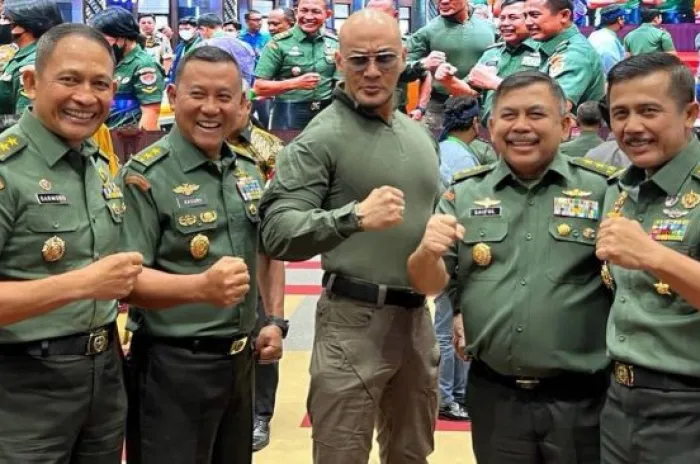 Desakan Pangkat Tituler Deddy Corbuzier Dicabut, Mendapat Tanggapan Calon Panglima TNI