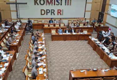 Pemecatan Iptu Rudy Soik  Jadi Polemik Dalam Rapat  di Komisi III DPR