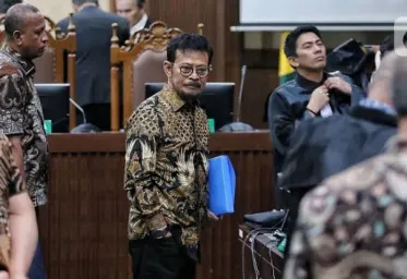 Hakim Vonis  SYL  Dengan Hukuman 10 Tahun Sidang Diwarnai Kericuhan