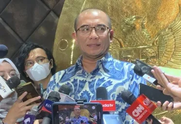 Menurut Putusan DKPP Hasyim Asyari Sempat Janji Nikahi Korban  