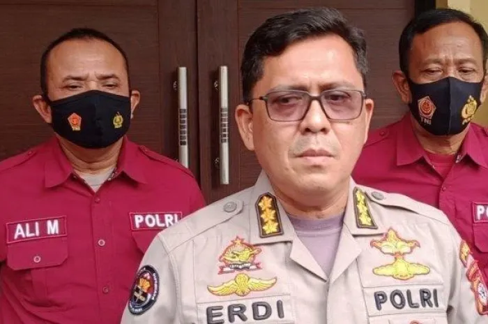 Polda Sumbar Tangkap 2 Polisi  Yang Rampok Mobil Pengangkut Uang ATM 