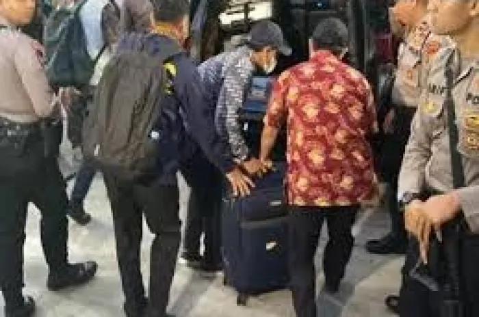 Dinilai Berlebihan, KPK Jelaskan  Soal Koper Biru Saat Geledah Rumah Hasto