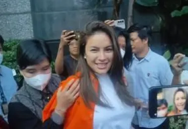 Nikita Mirzani Resmi Ditahan Dalam Pemeriksaan Dicecar 109 Pertanyaan 